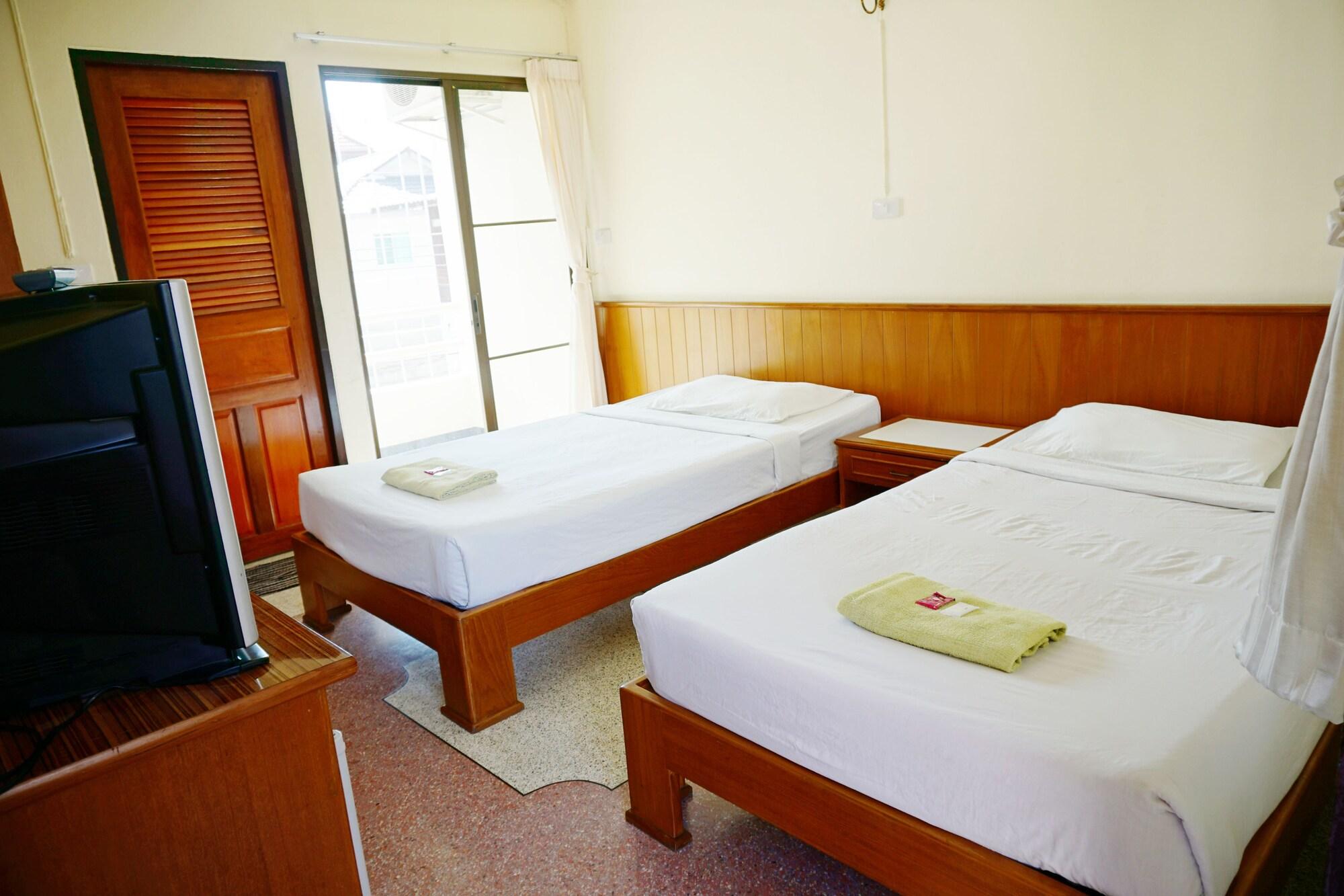 Safe House Court Hotell Chiang Mai Eksteriør bilde