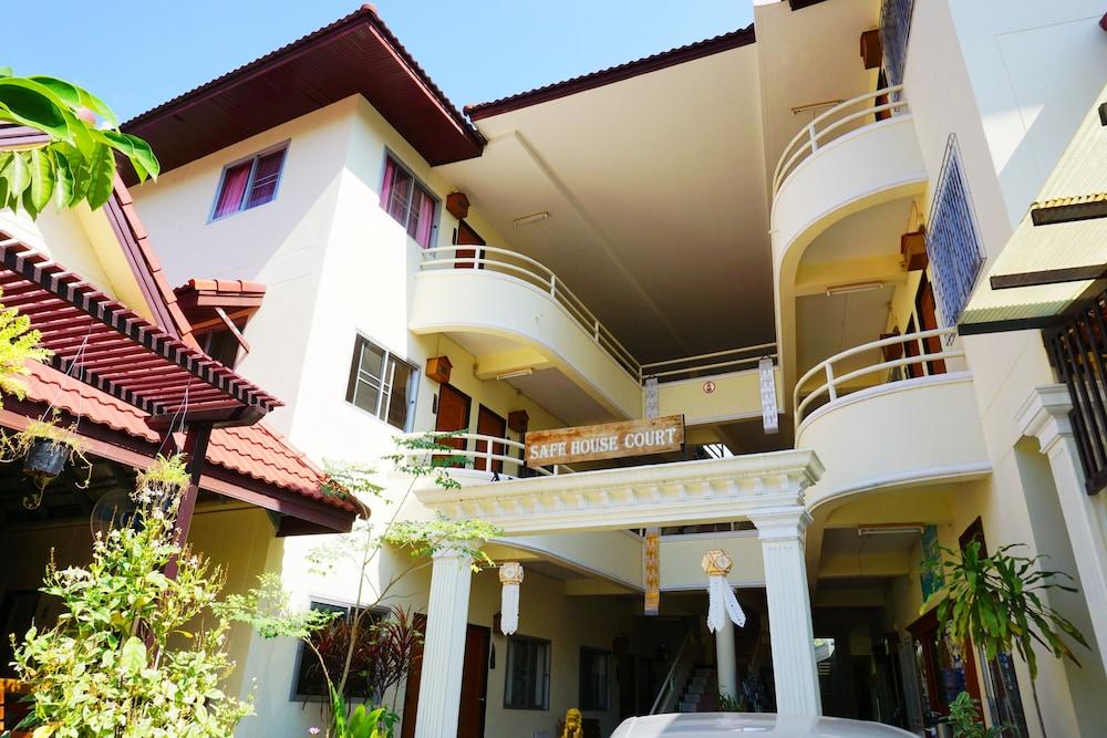 Safe House Court Hotell Chiang Mai Eksteriør bilde
