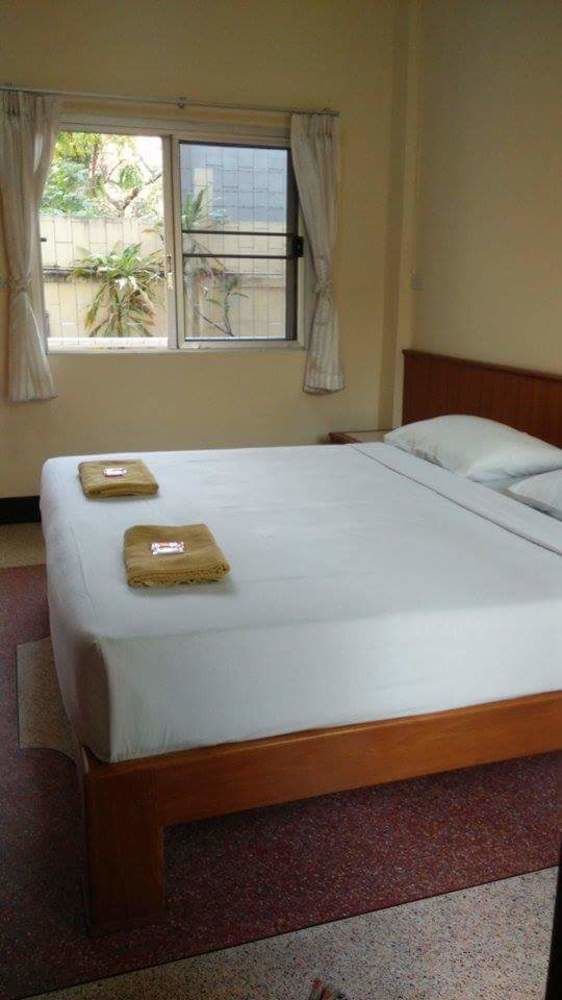 Safe House Court Hotell Chiang Mai Eksteriør bilde