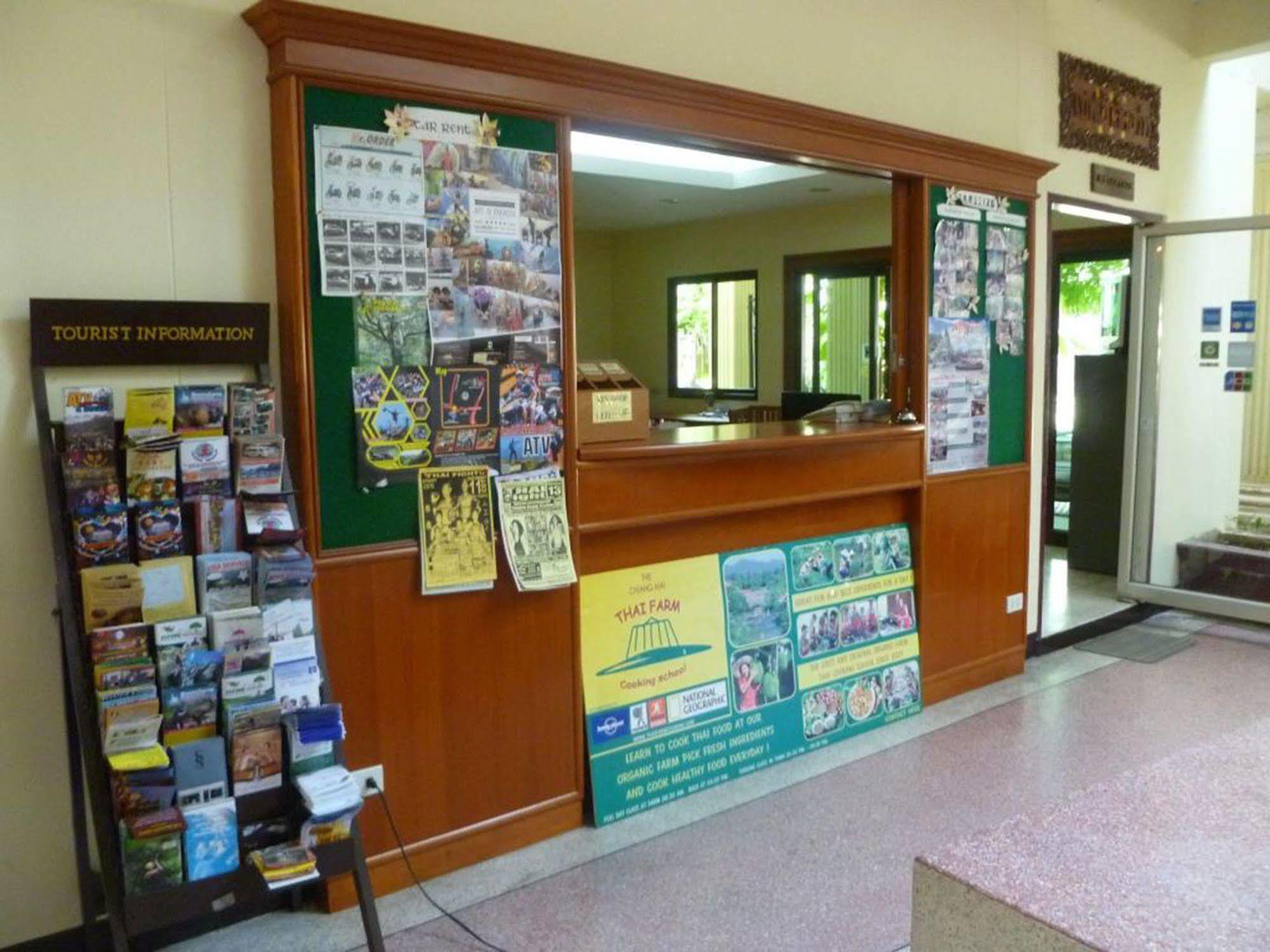 Safe House Court Hotell Chiang Mai Eksteriør bilde